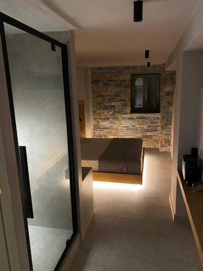 Ej Boutique Suites Milína Eksteriør bilde