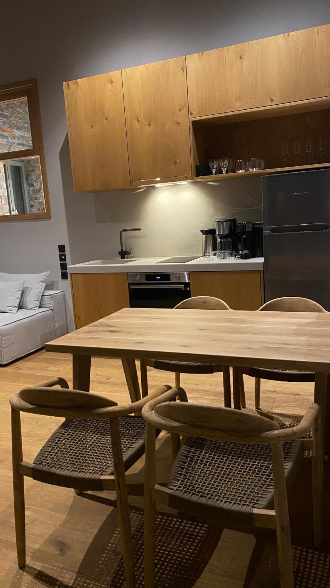 Ej Boutique Suites Milína Eksteriør bilde