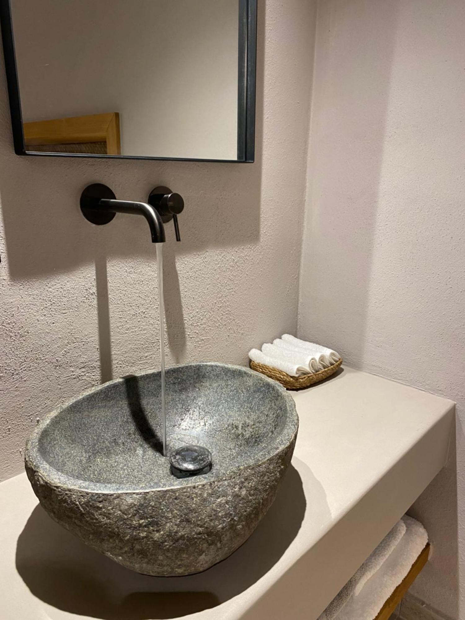 Ej Boutique Suites Milína Eksteriør bilde