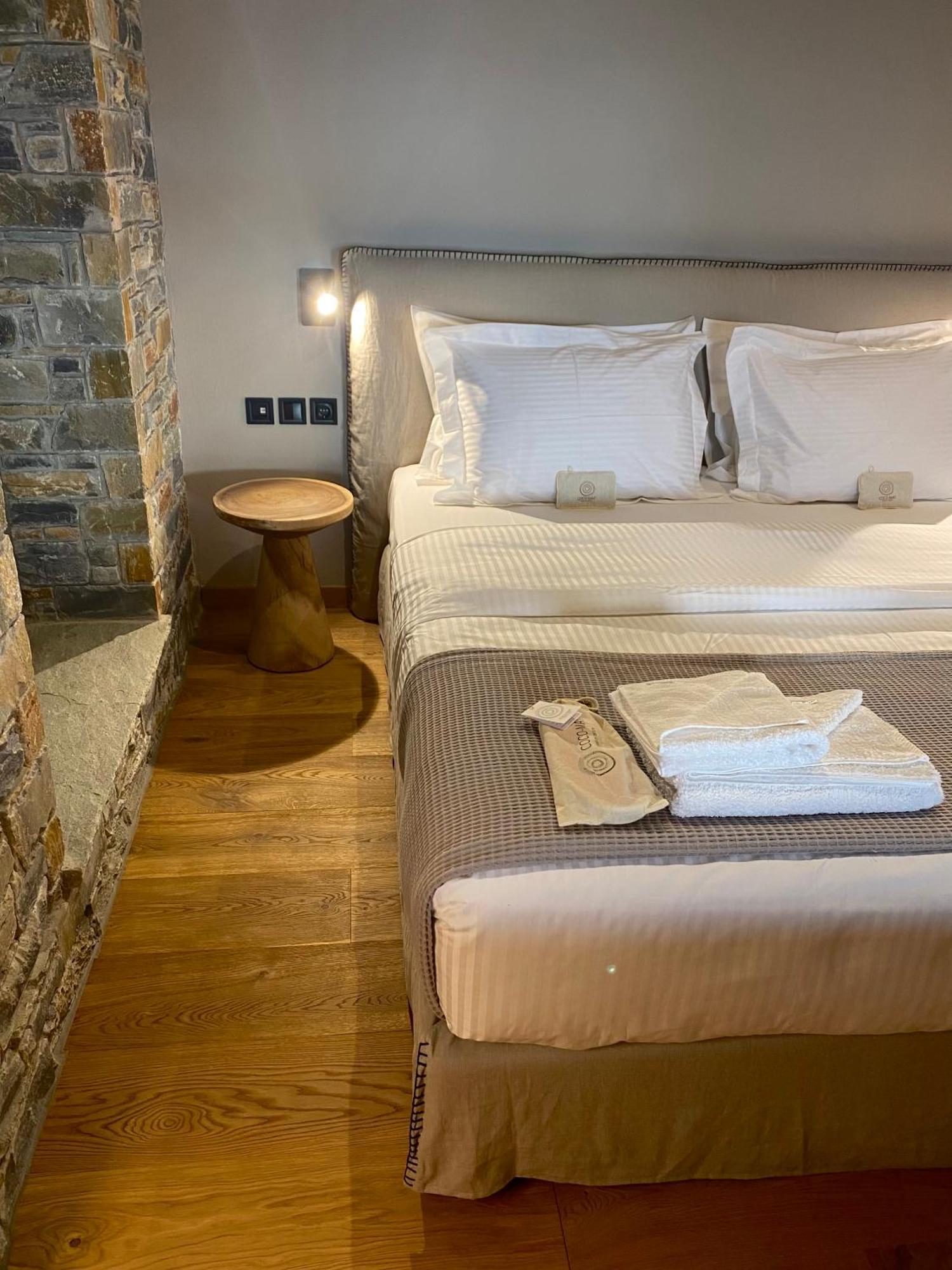 Ej Boutique Suites Milína Eksteriør bilde